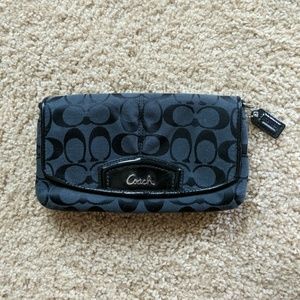 NWT Coach Purse Clutch in Black